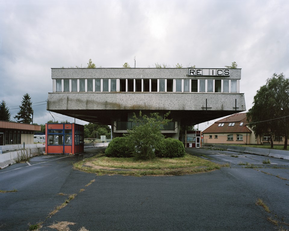 Les postes de douanes et paysages frontaliers