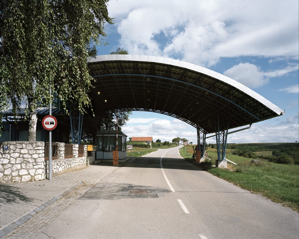 Les postes de douanes et paysages frontaliers