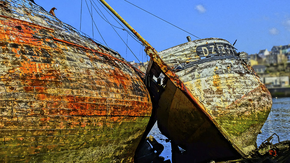 Coques en couleur, Les cimetières de bateaux en Bretagne - Thierry Joyeux