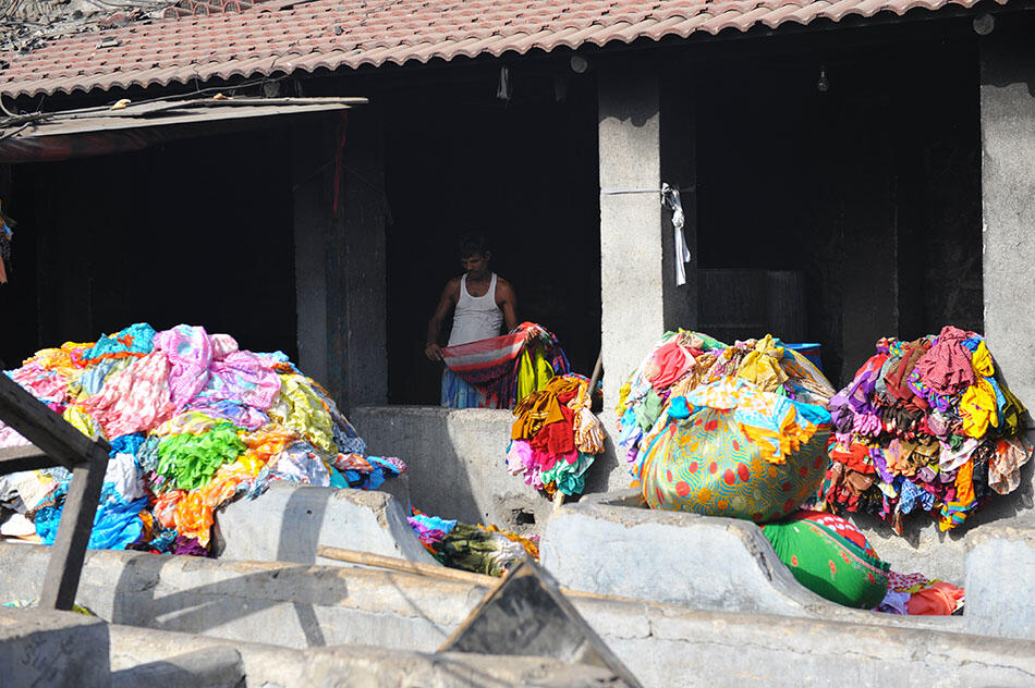Les lavandiers de Bombay, la plus grande blanchisserie à ciel ouvert au monde - Michel Le Doussal